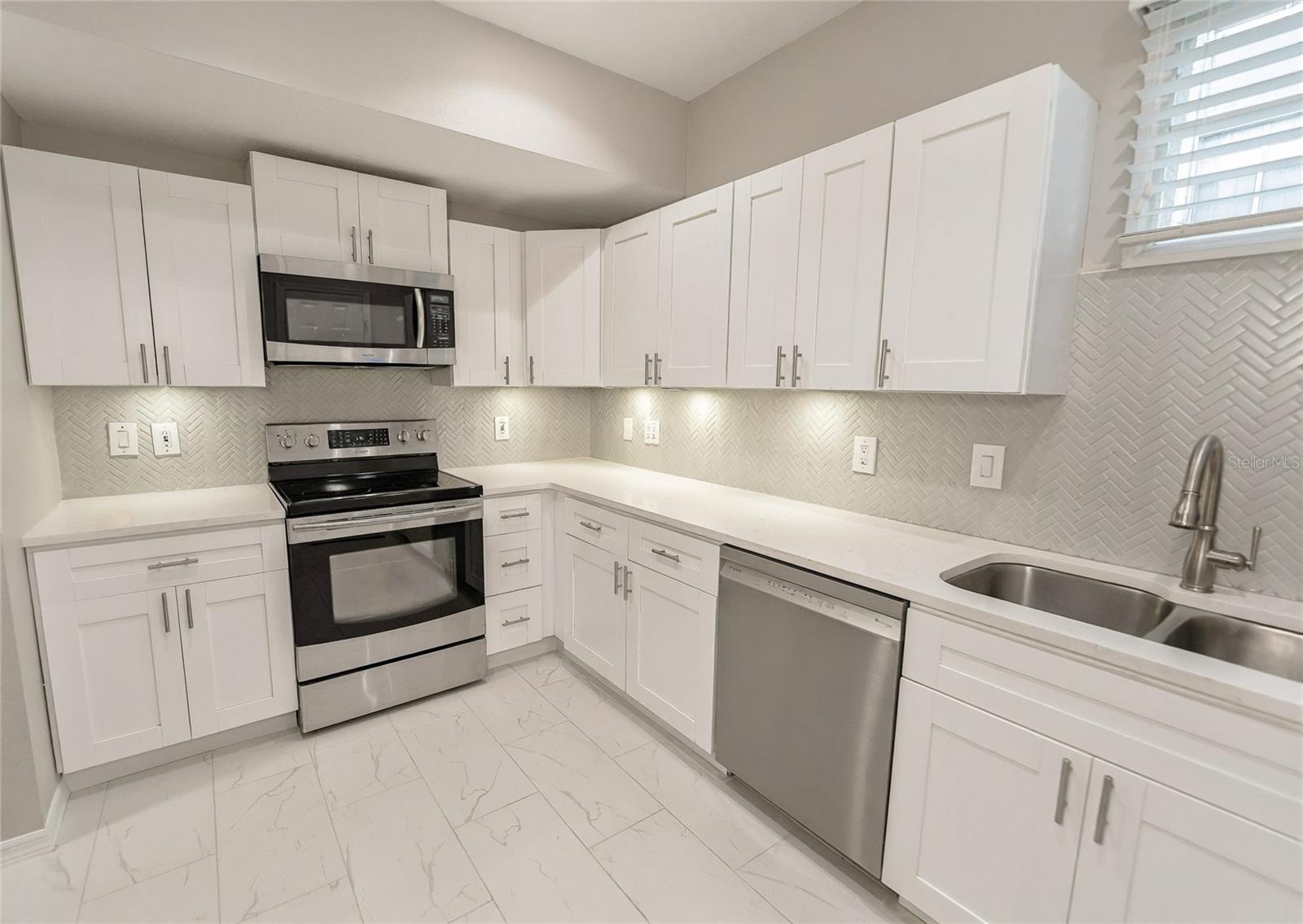 501 KNIGHTS RUN AVE #5102