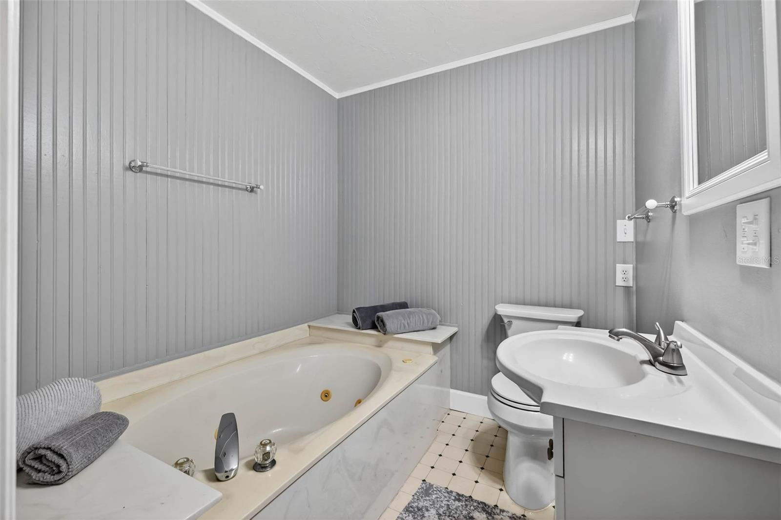 25640 STATE ROAD 70 E