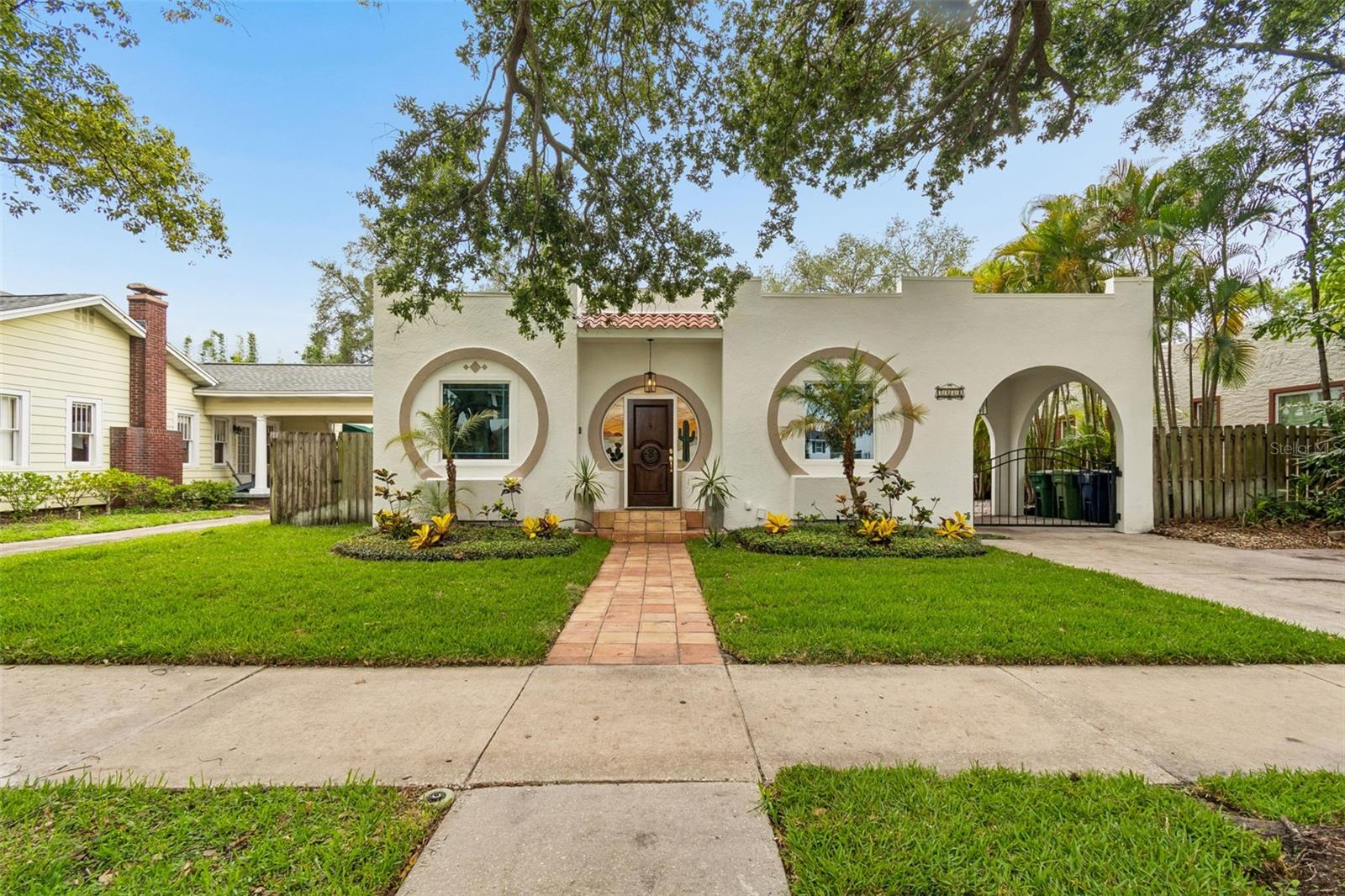2434 W PROSPECT RD