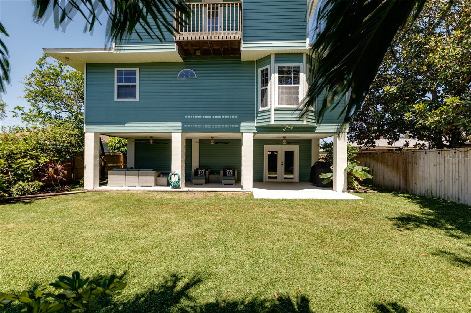 240 72ND AVE
