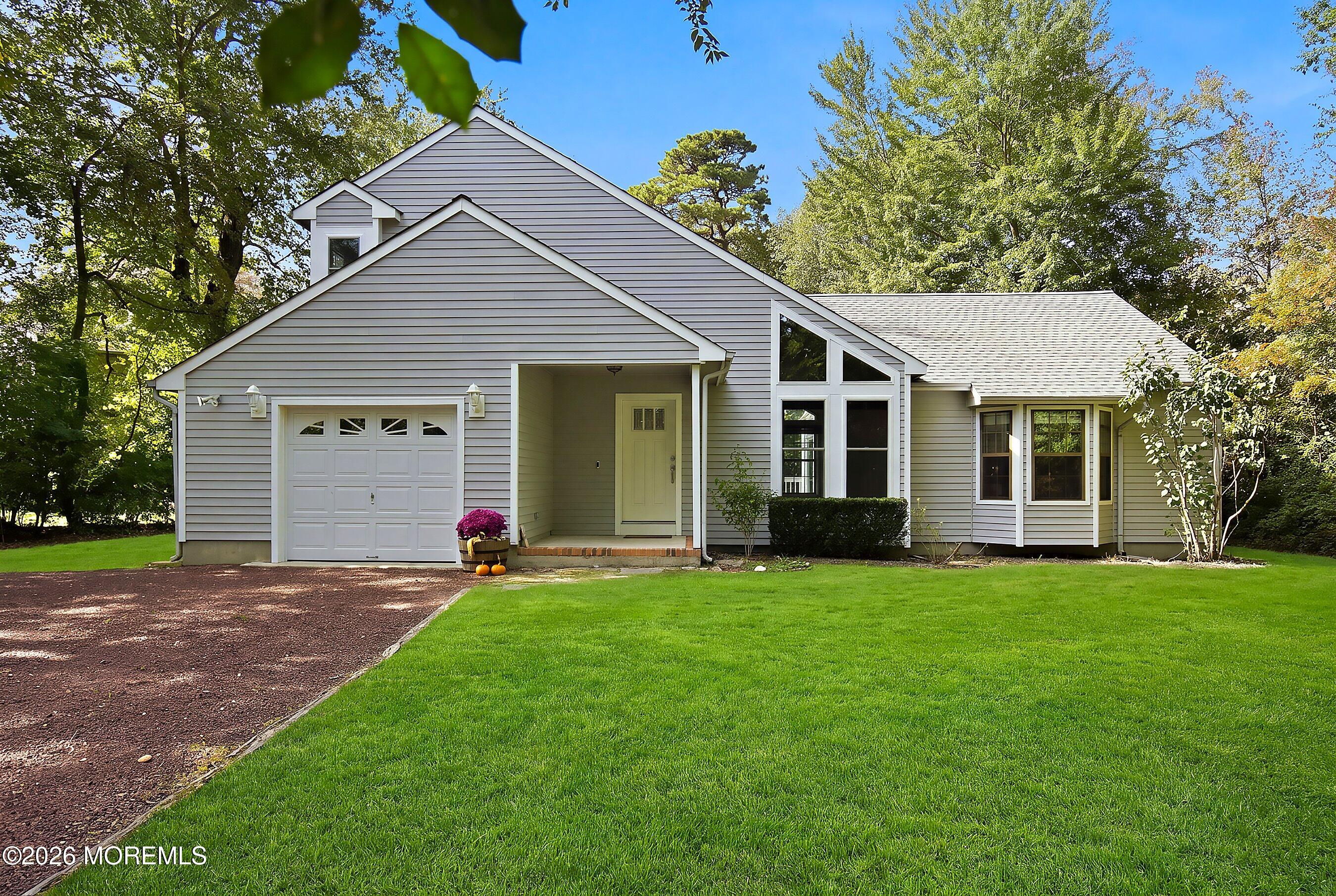 12 Champlain Court