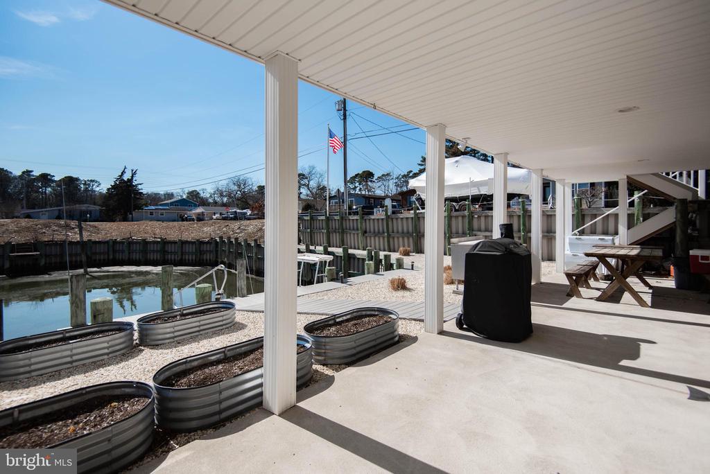 20 EDGEWATER DRIVE
