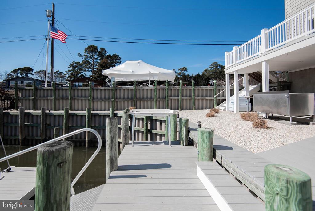 20 EDGEWATER DRIVE