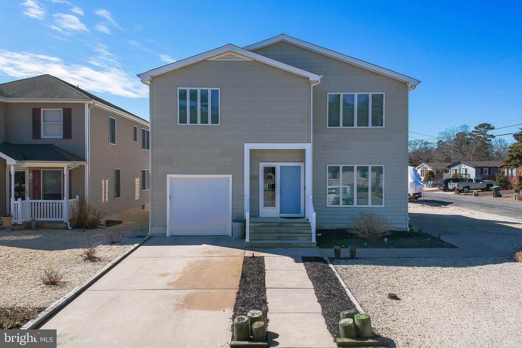 20 EDGEWATER DRIVE