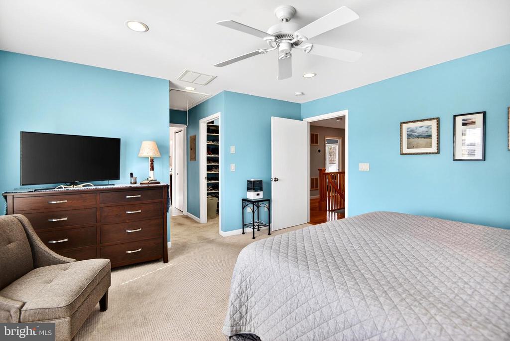 20 EDGEWATER DRIVE