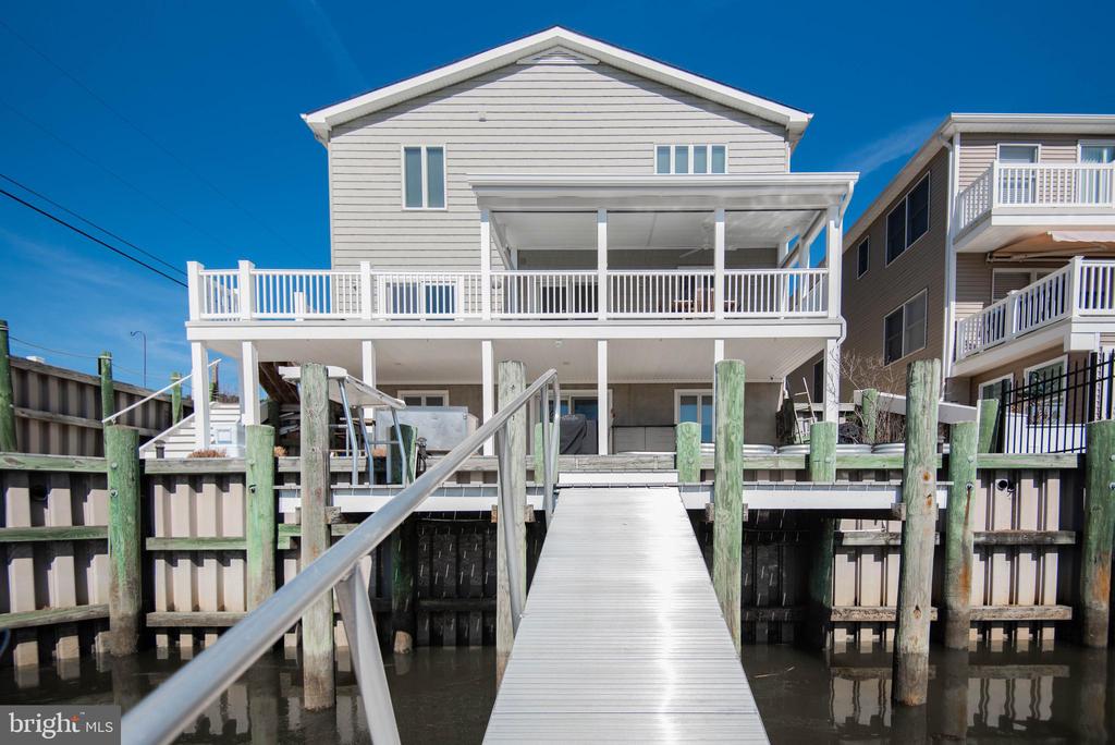 20 EDGEWATER DRIVE