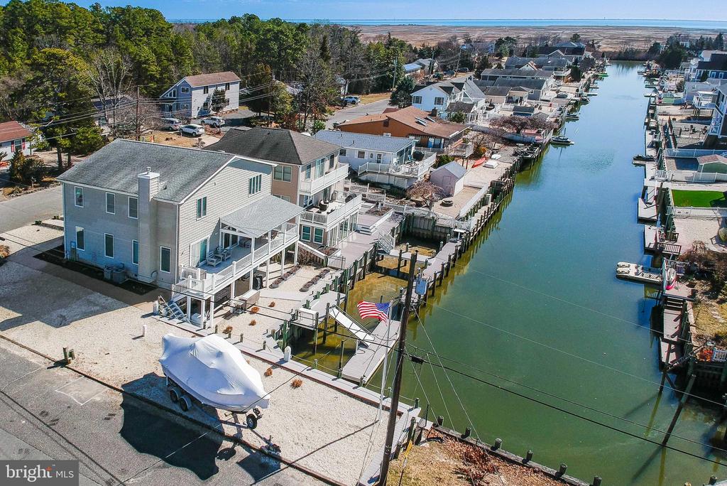 20 EDGEWATER DRIVE