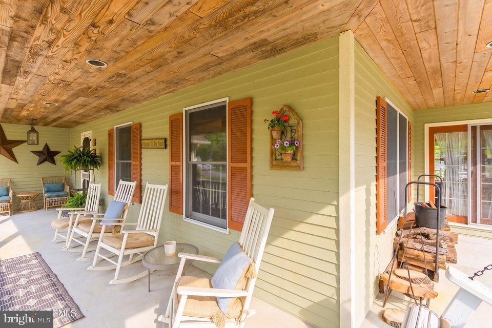 107 FROG HOLLOW ROAD
