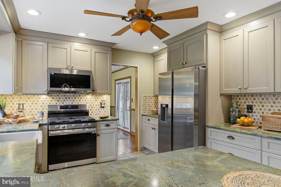 107 FROG HOLLOW ROAD