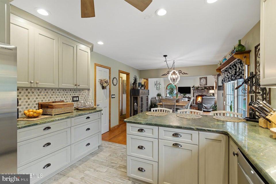107 FROG HOLLOW ROAD