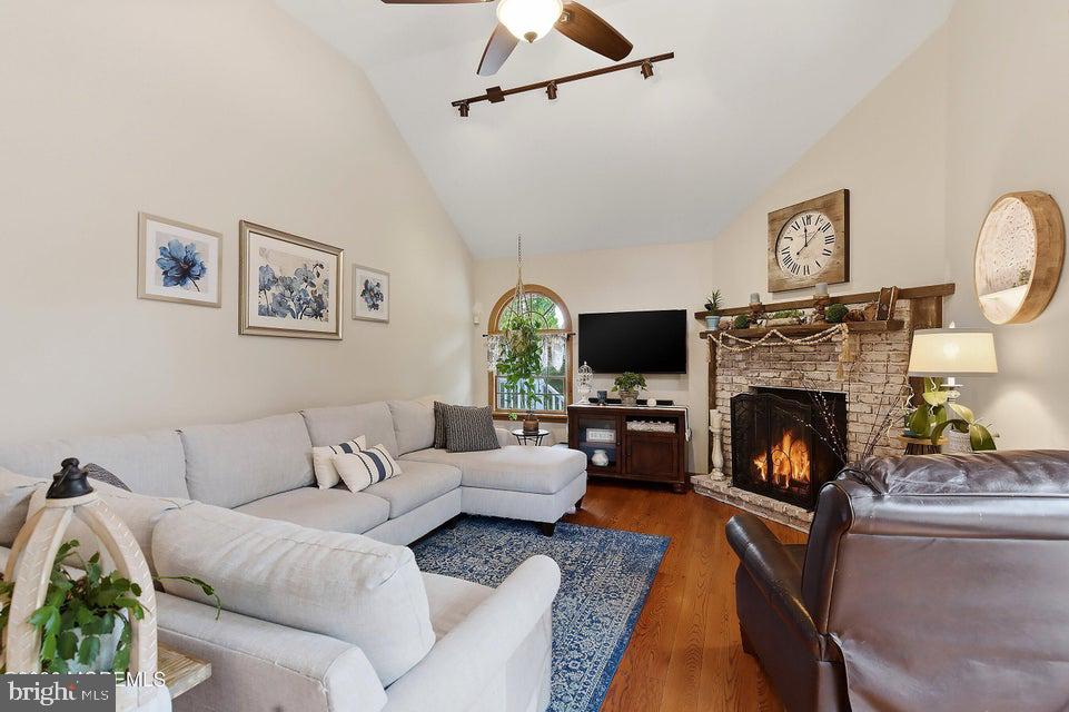 107 FROG HOLLOW ROAD