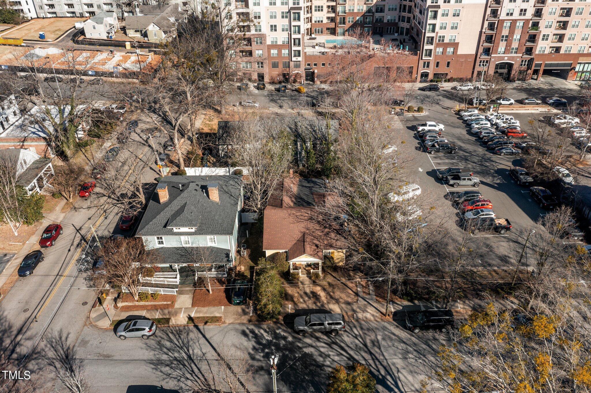 618 W Lane Street