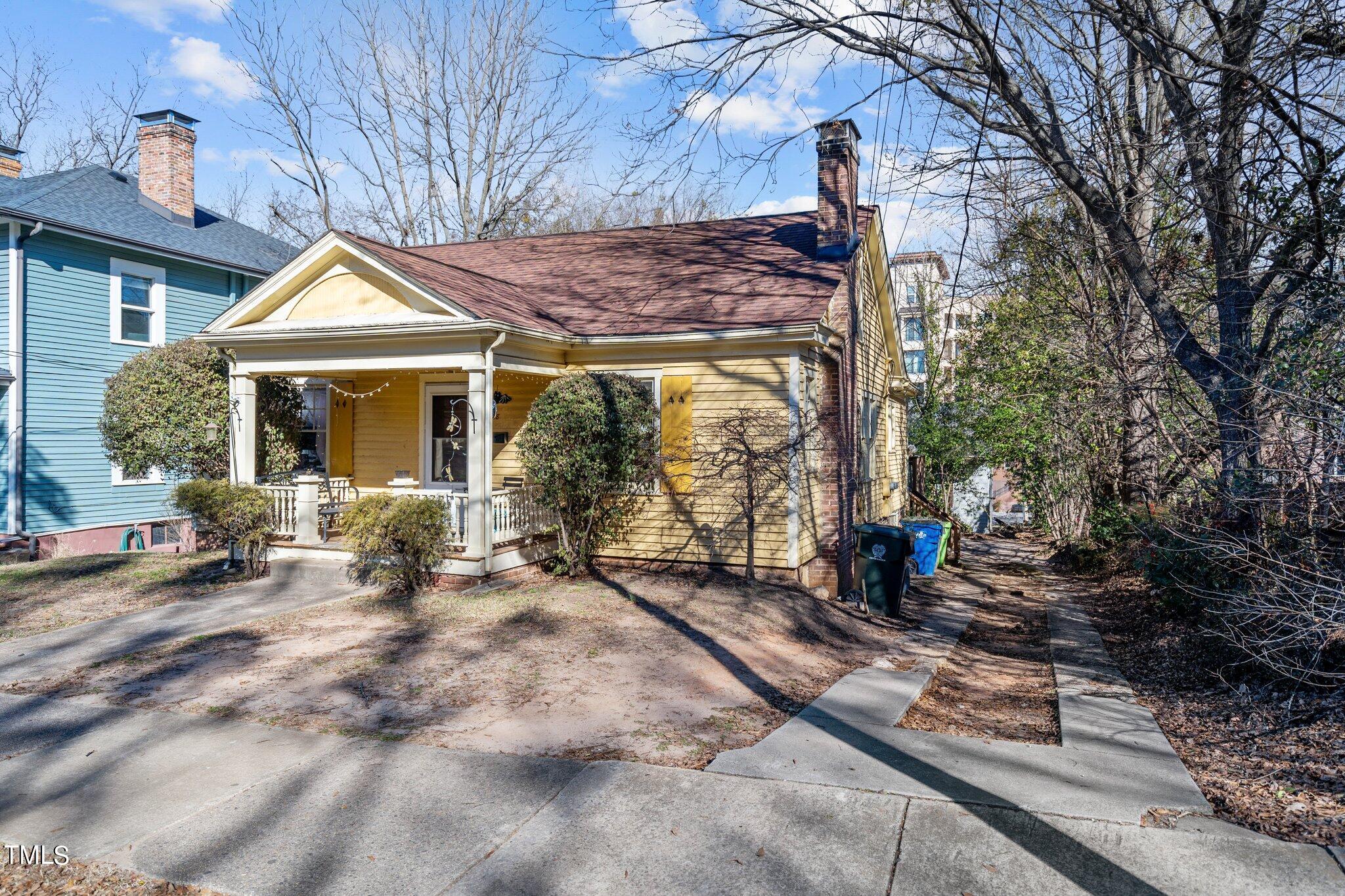 618 W Lane Street