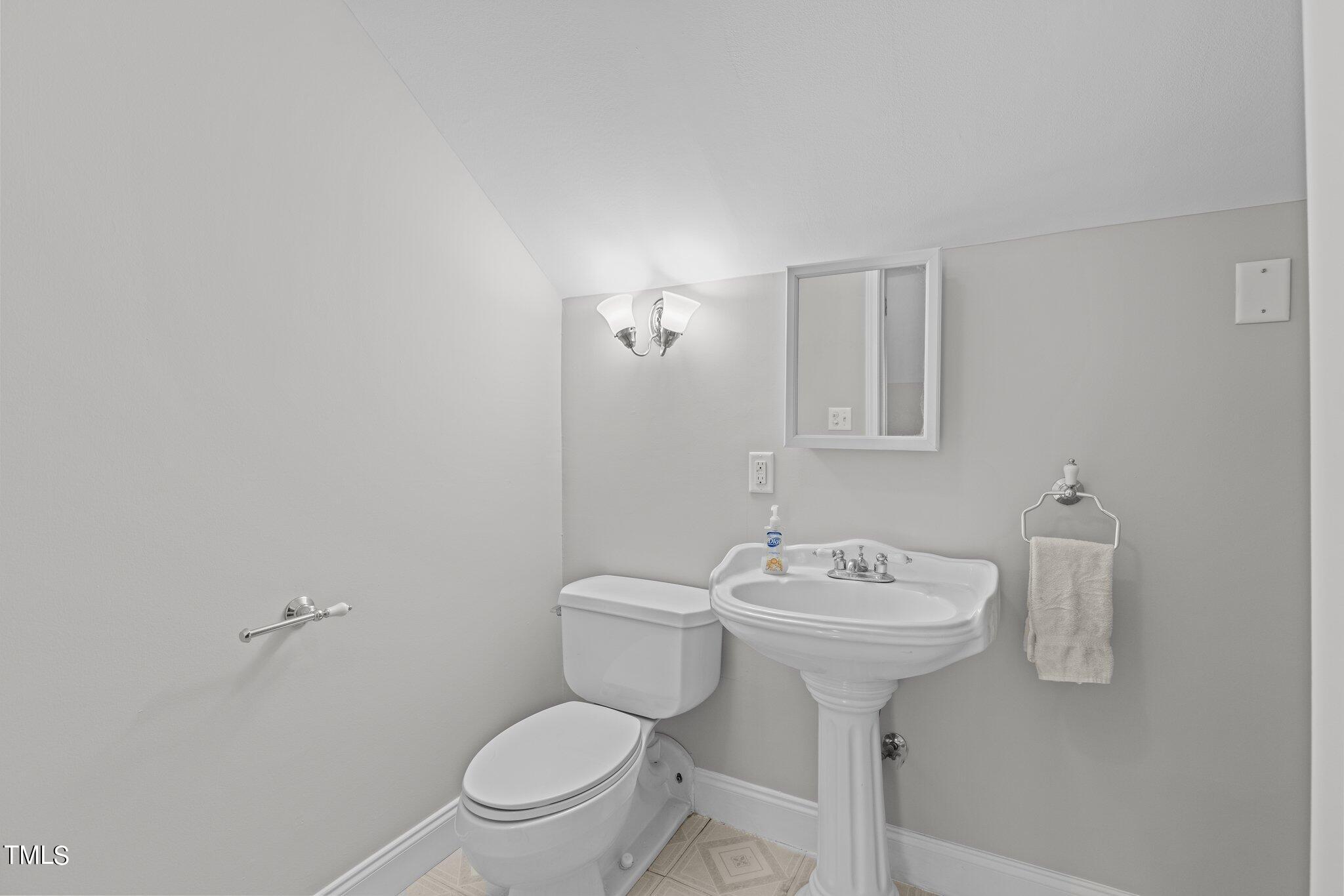 5001 Huntingcreek Drive