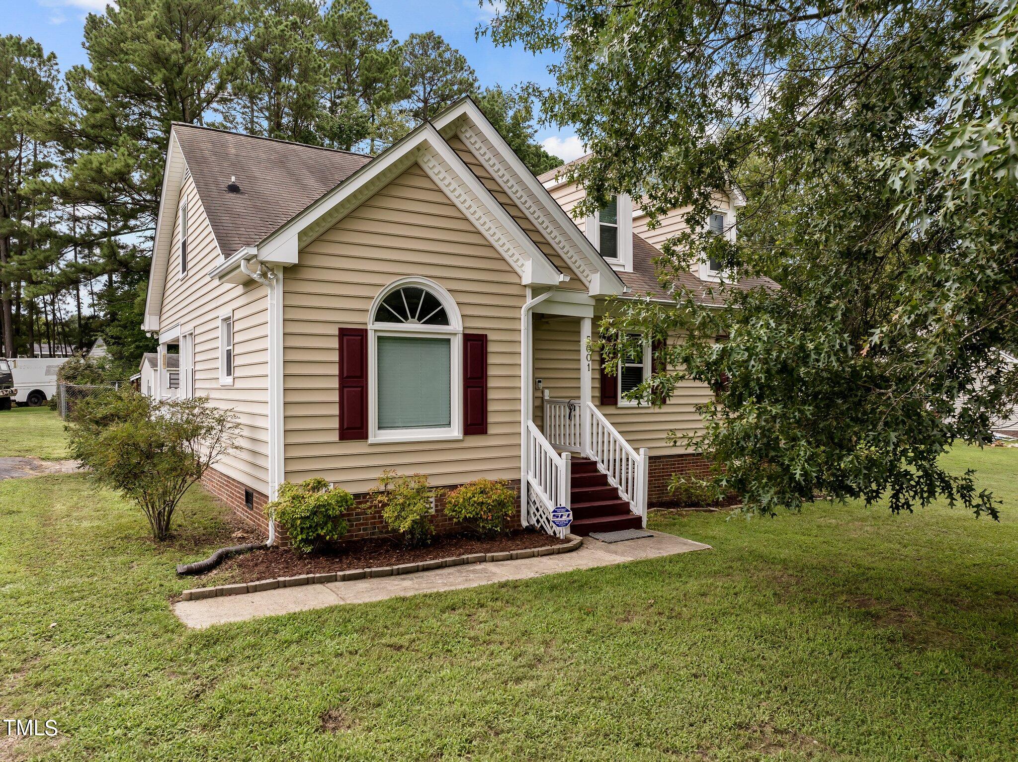 5001 Huntingcreek Drive