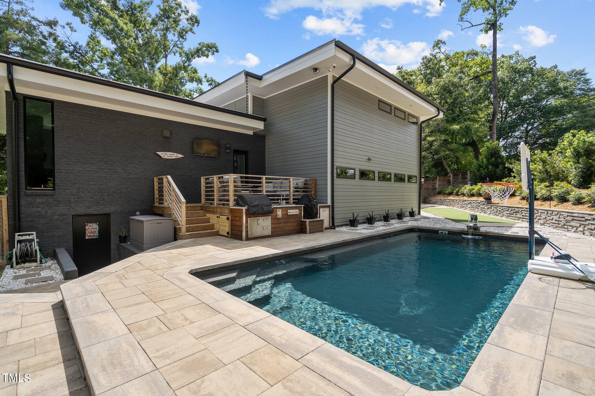 4000 Wingate Drive