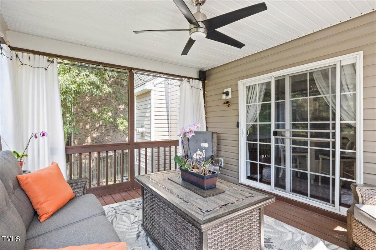 947 Middle Ground Avenue