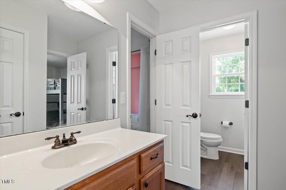 947 Middle Ground Avenue