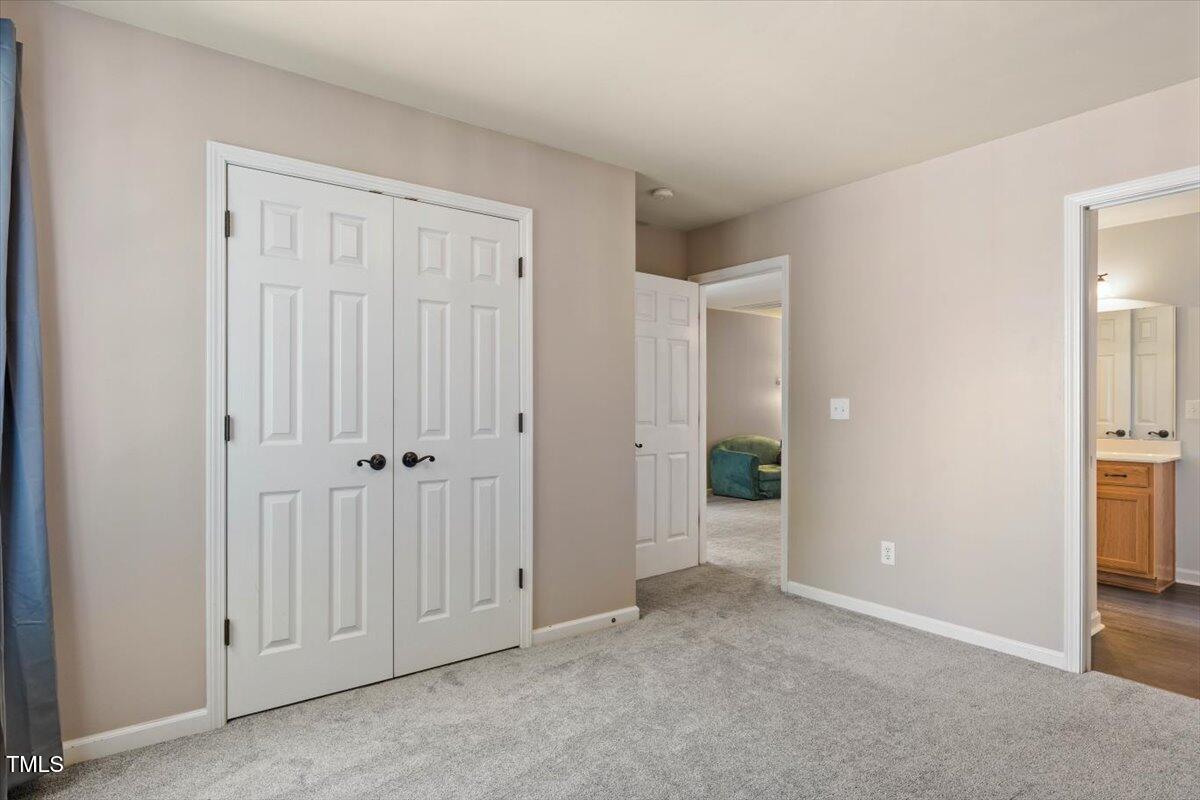 947 Middle Ground Avenue