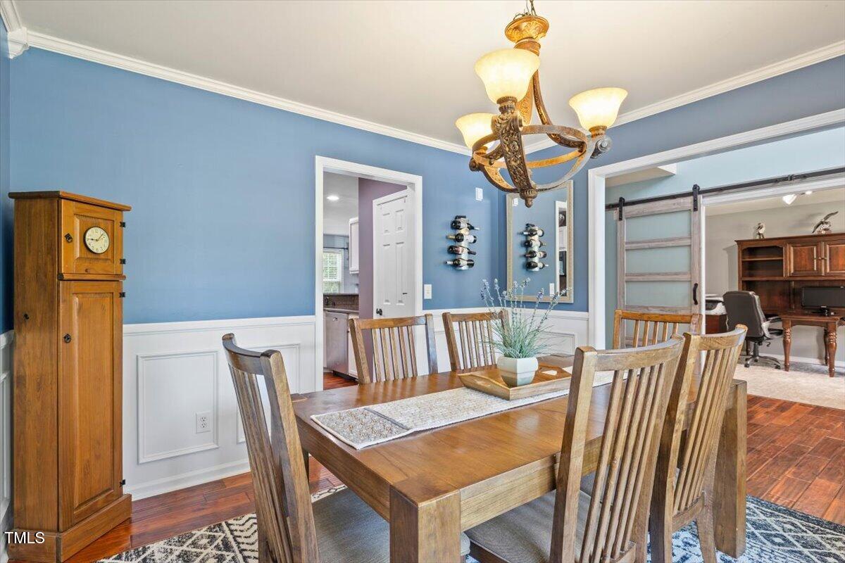 947 Middle Ground Avenue