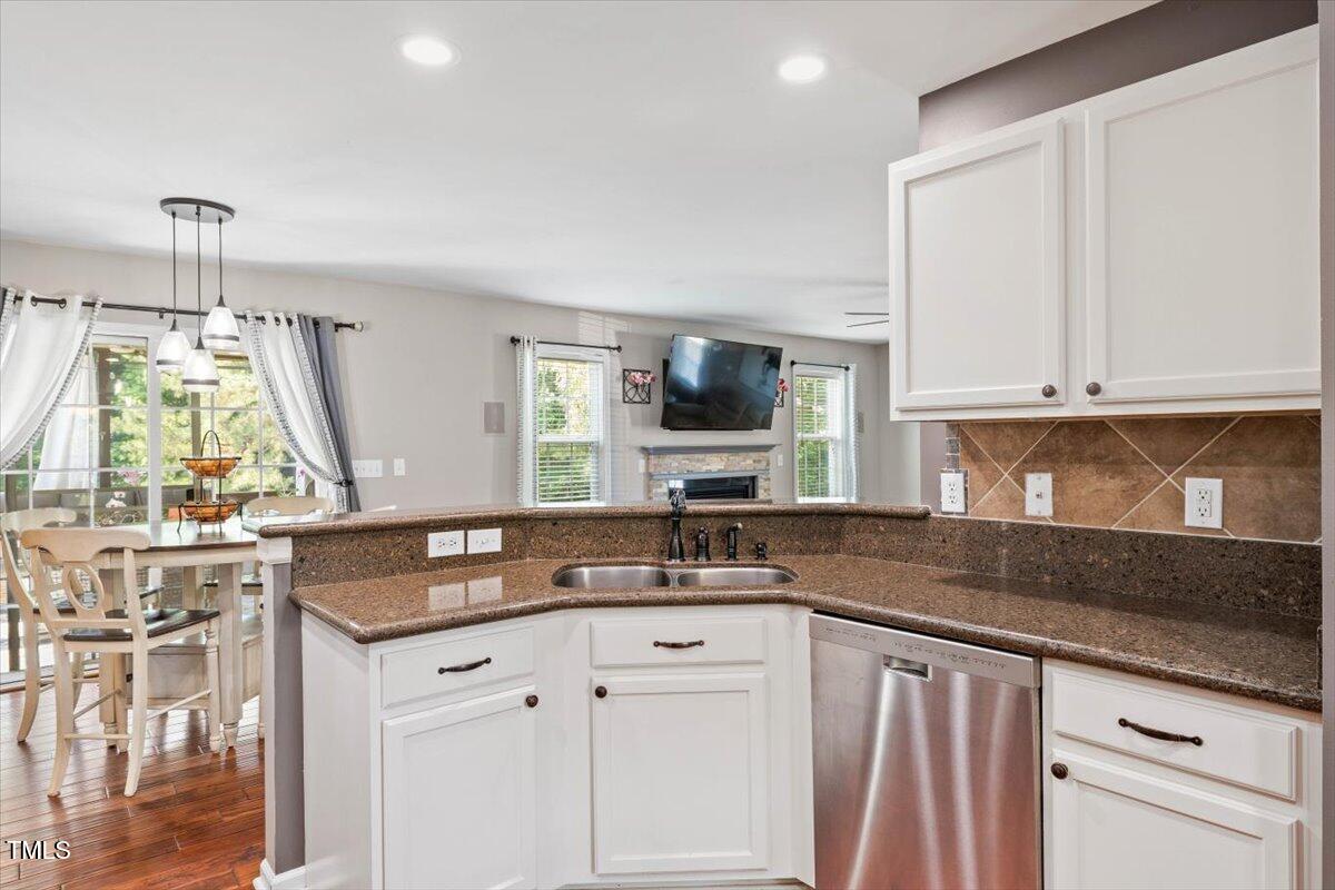 947 Middle Ground Avenue