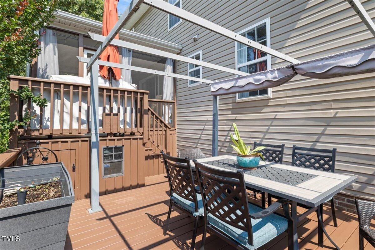 947 Middle Ground Avenue