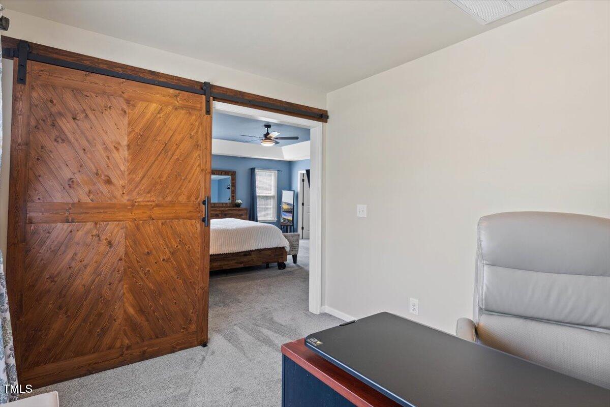 947 Middle Ground Avenue