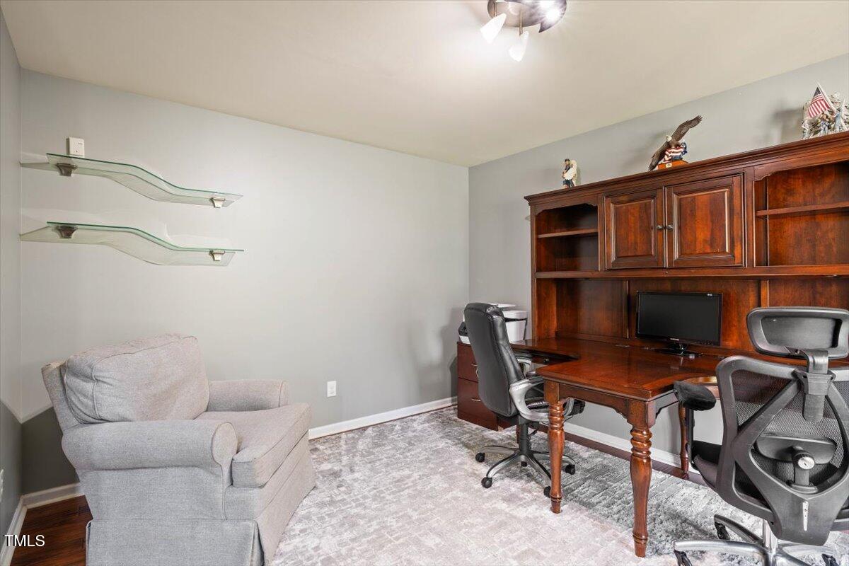 947 Middle Ground Avenue