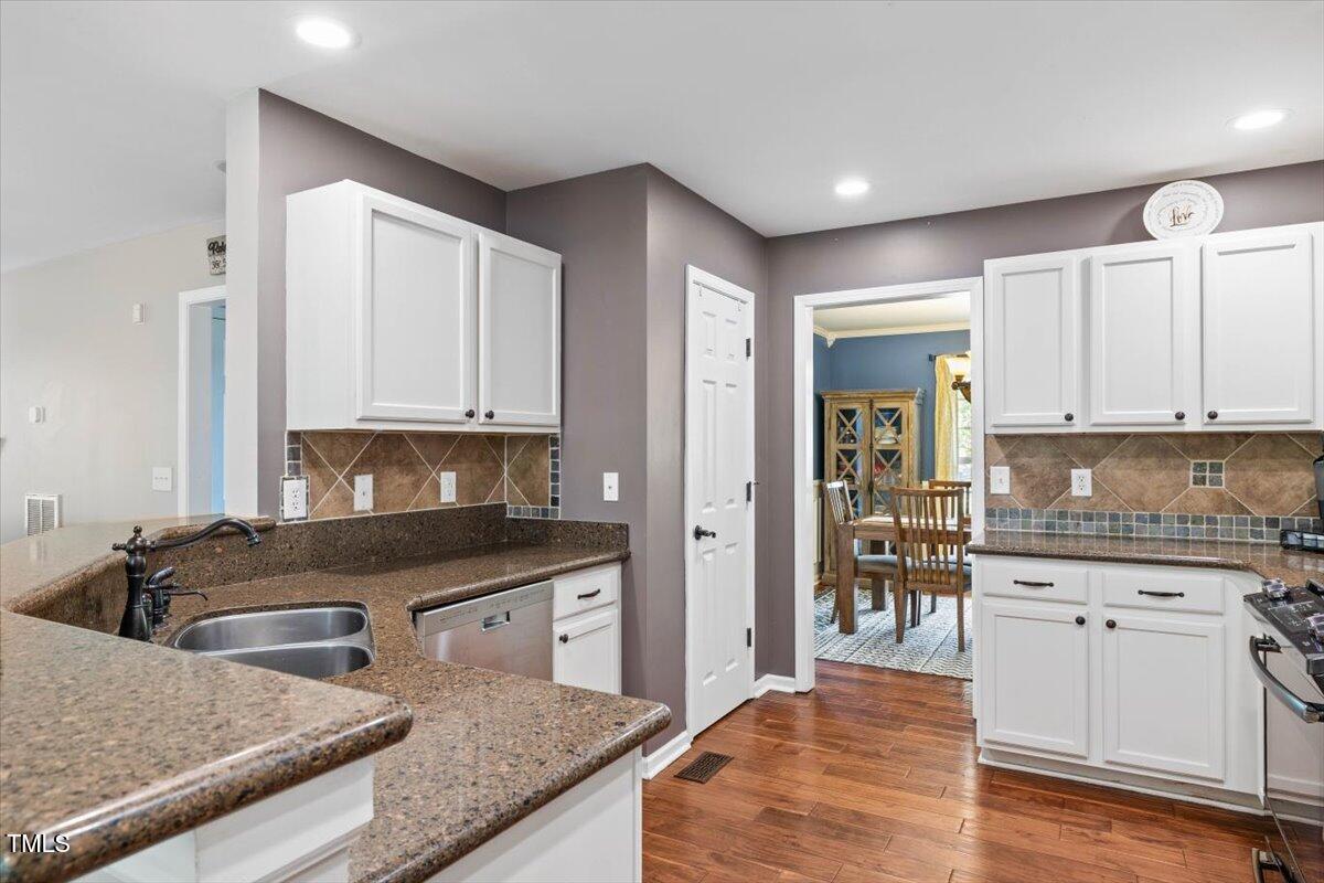 947 Middle Ground Avenue