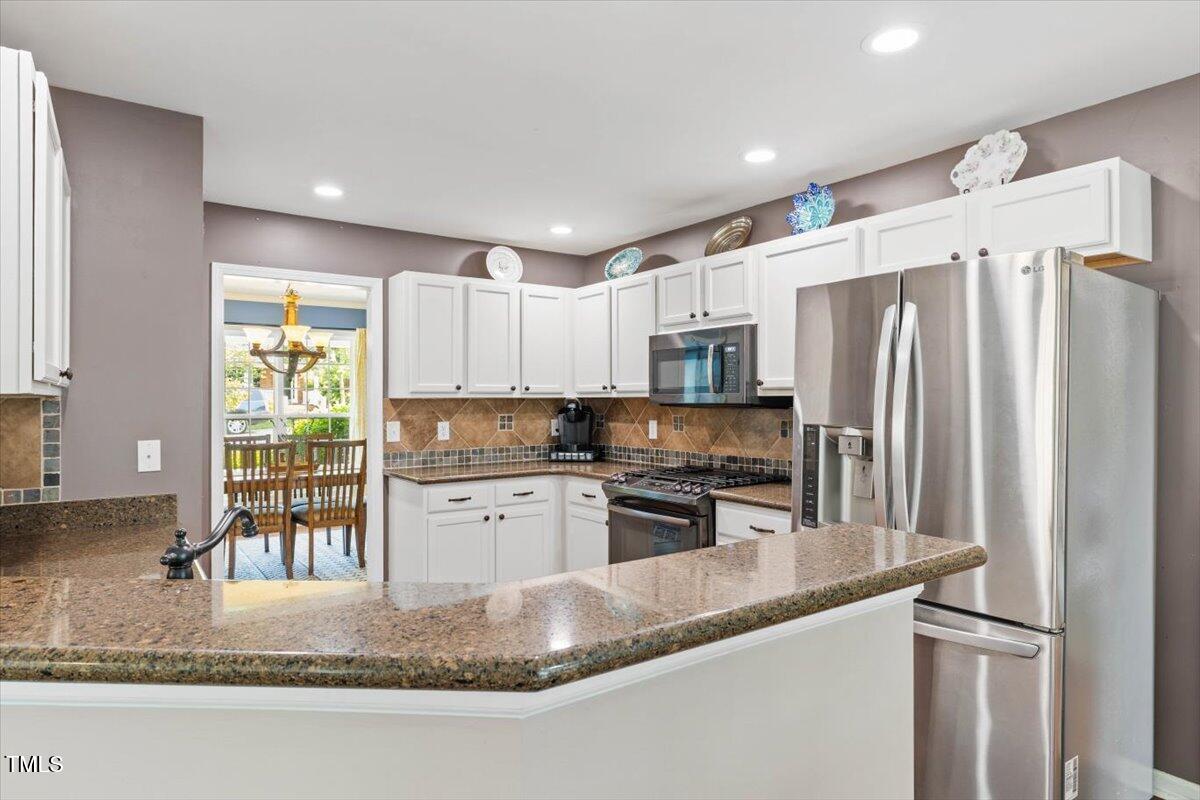 947 Middle Ground Avenue