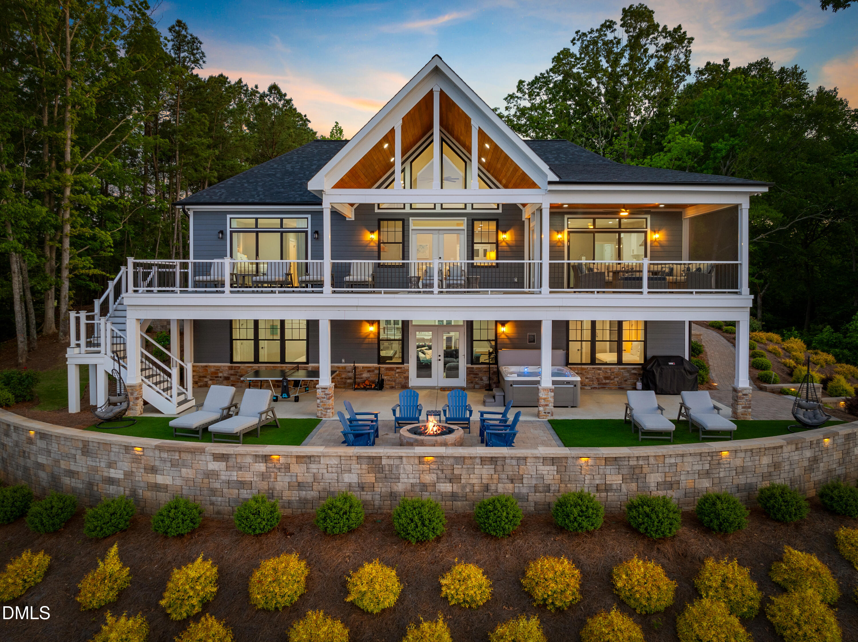 112 Holt Circle