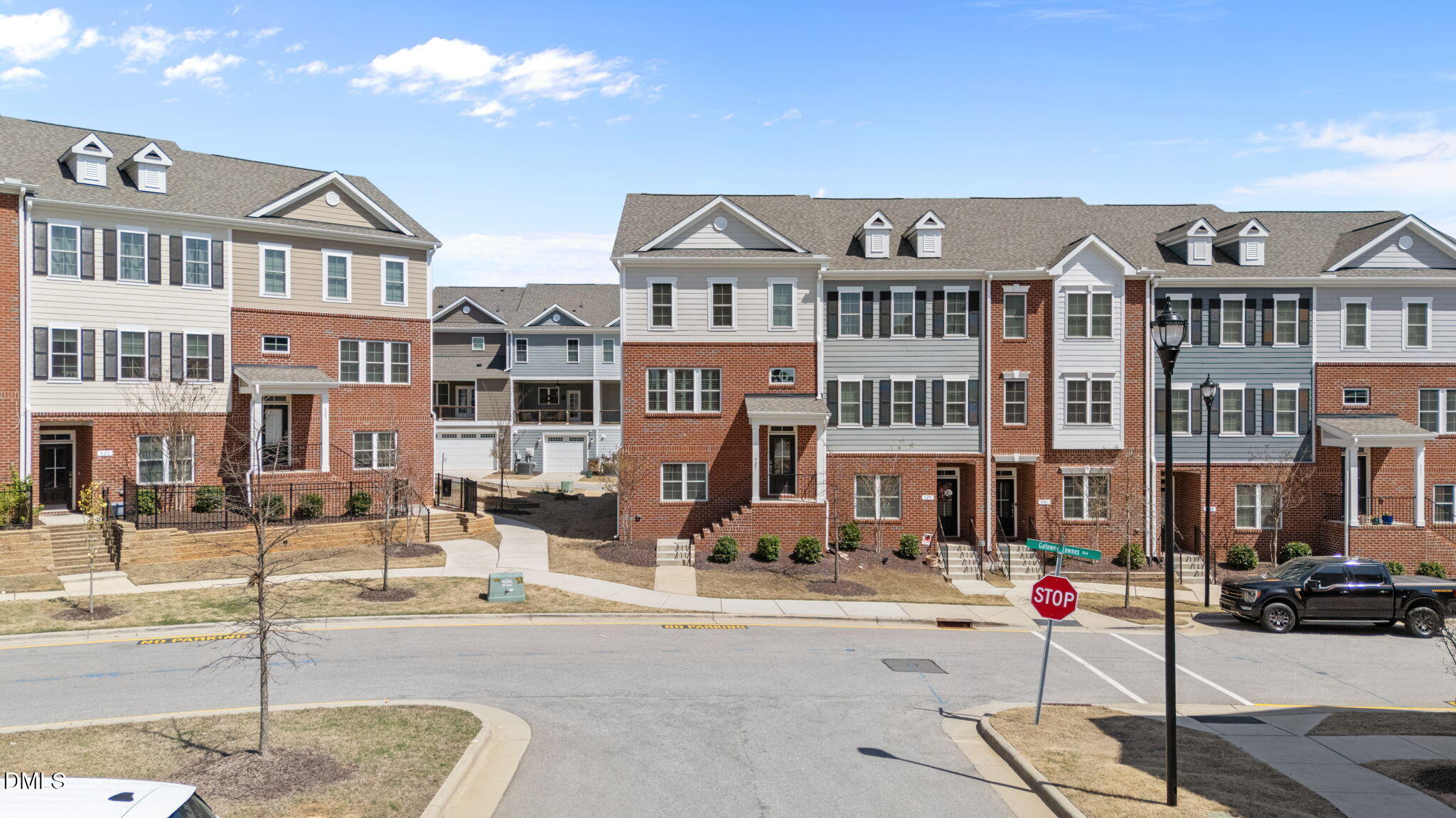 527 Gateway Townes Boulevard