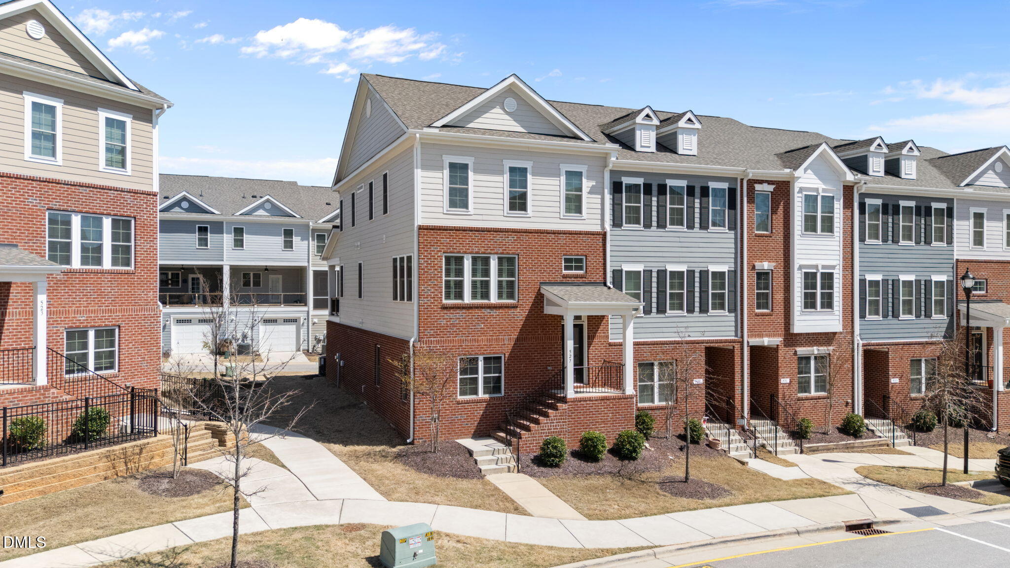 527 Gateway Townes Boulevard