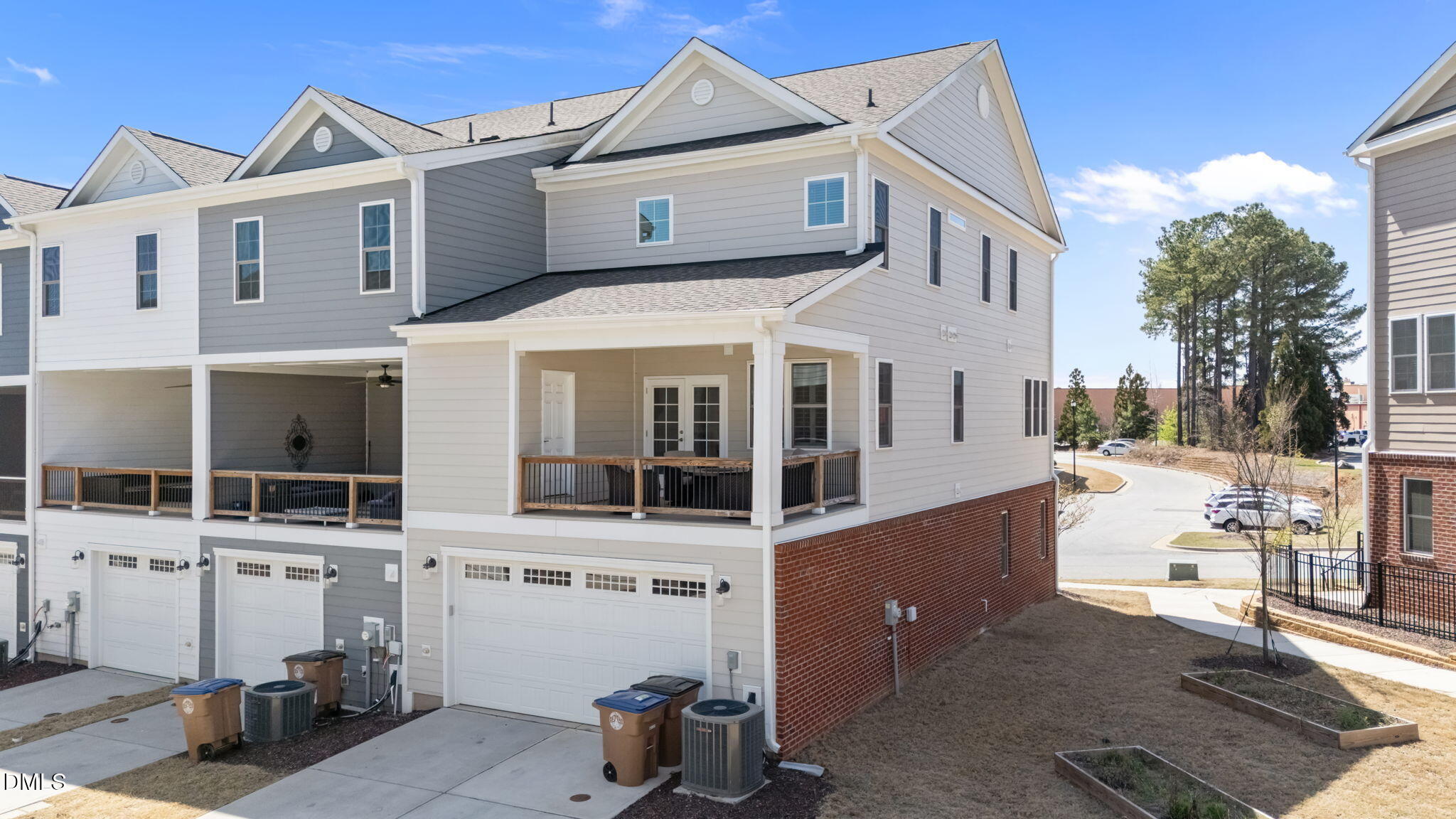 527 Gateway Townes Boulevard