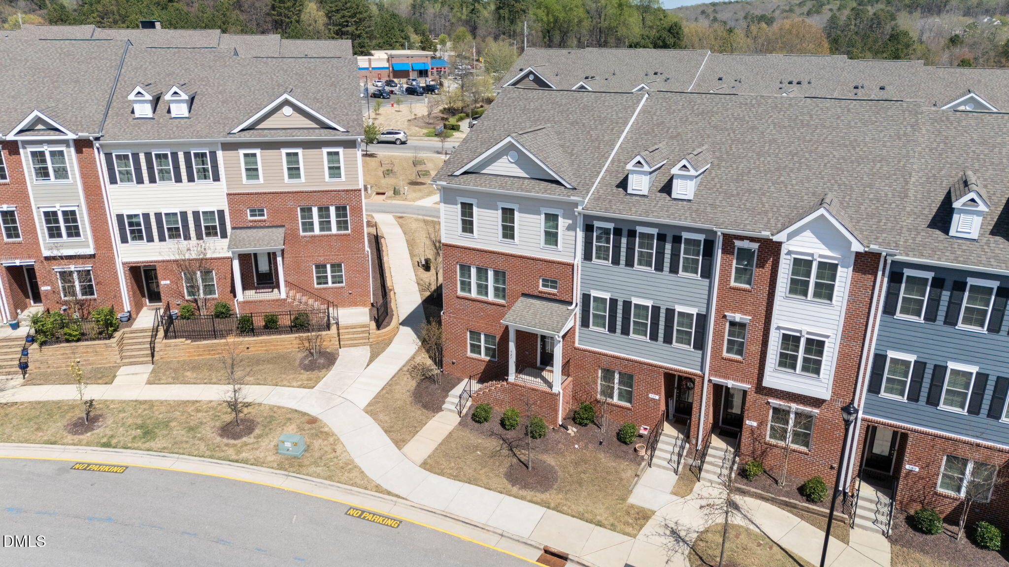 527 Gateway Townes Boulevard