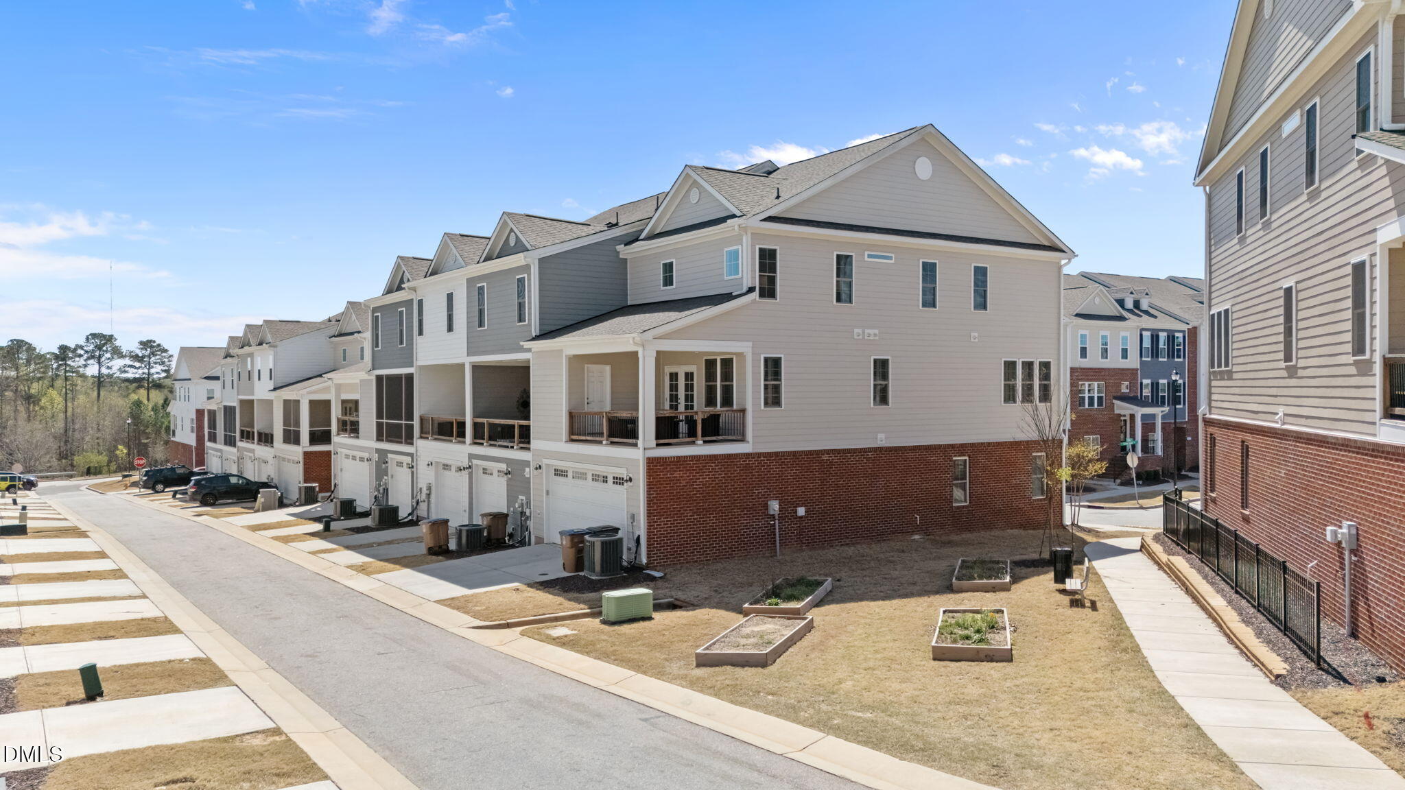 527 Gateway Townes Boulevard