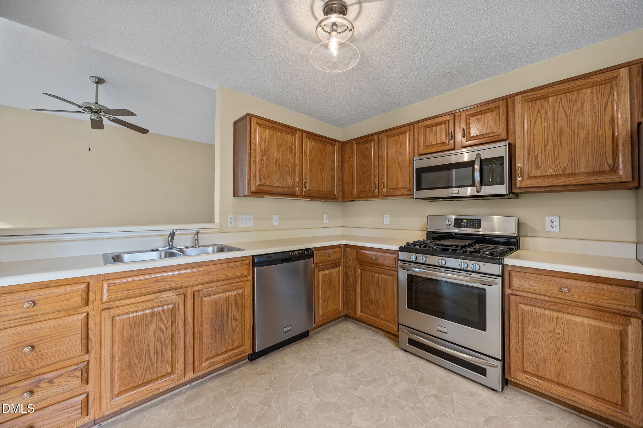 2612 Deanwood Drive