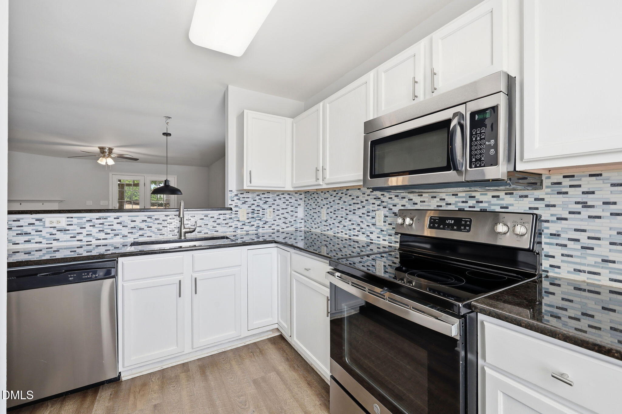 2121 Ventana Lane