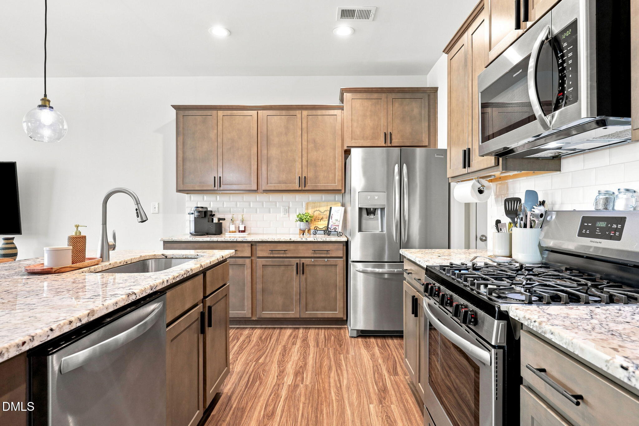 1006 Azimuth Drive