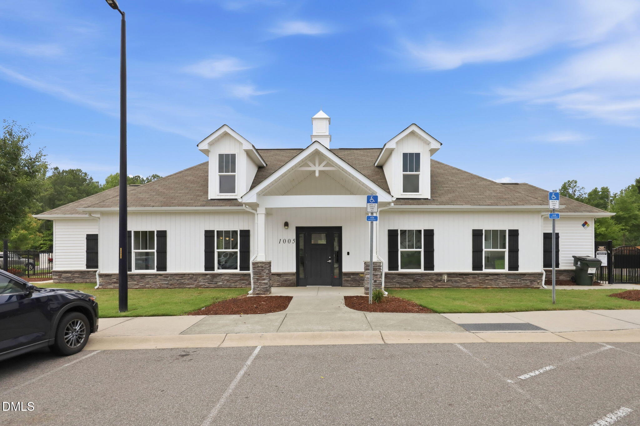 1006 Azimuth Drive