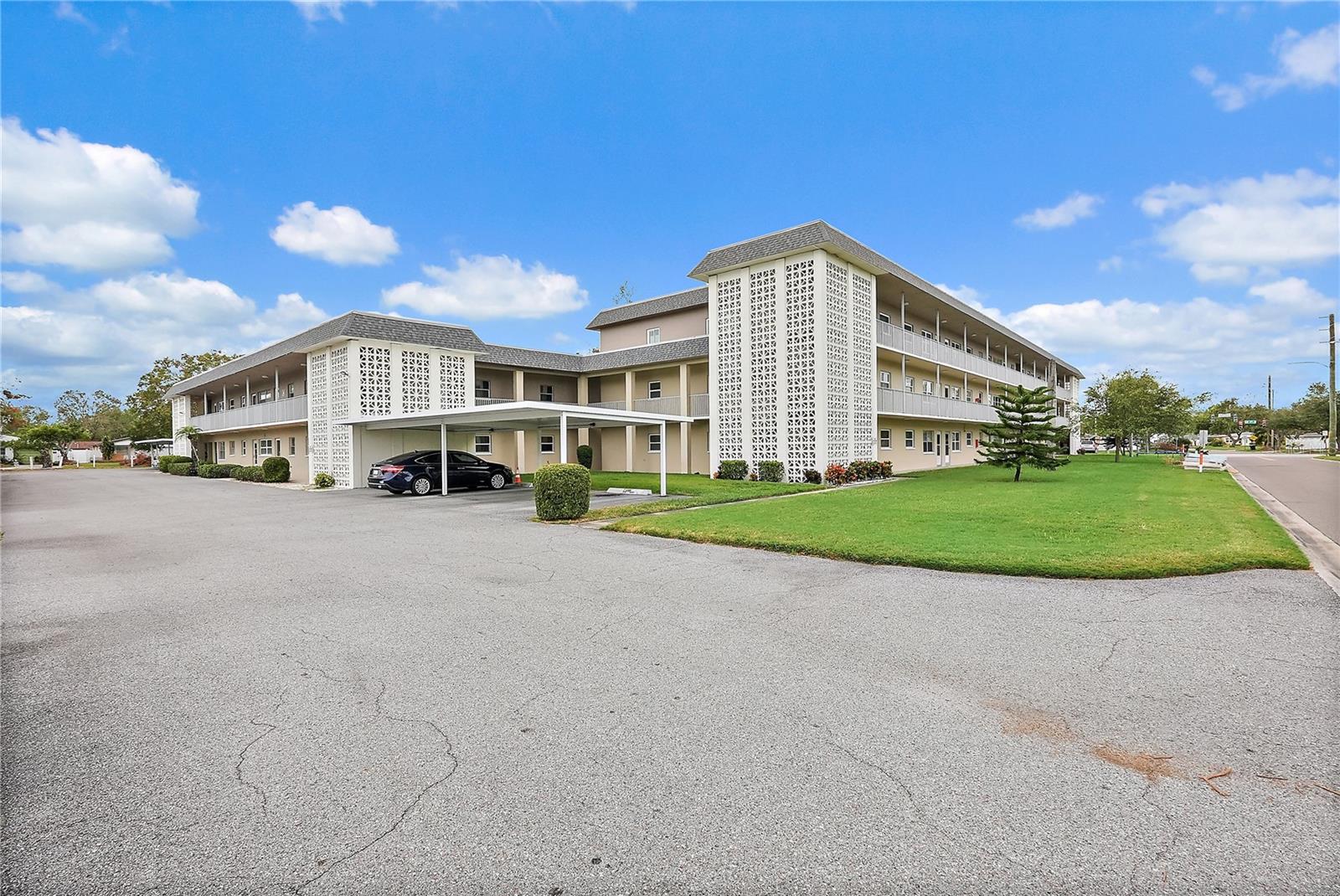 5720 13TH AVE N #203B