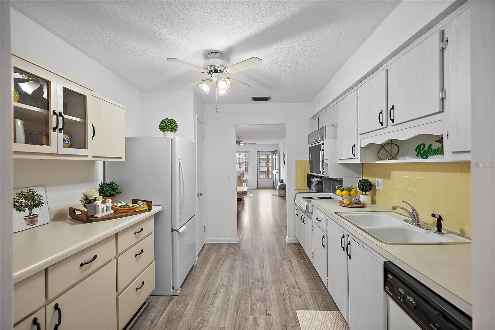 5720 13TH AVE N #203B