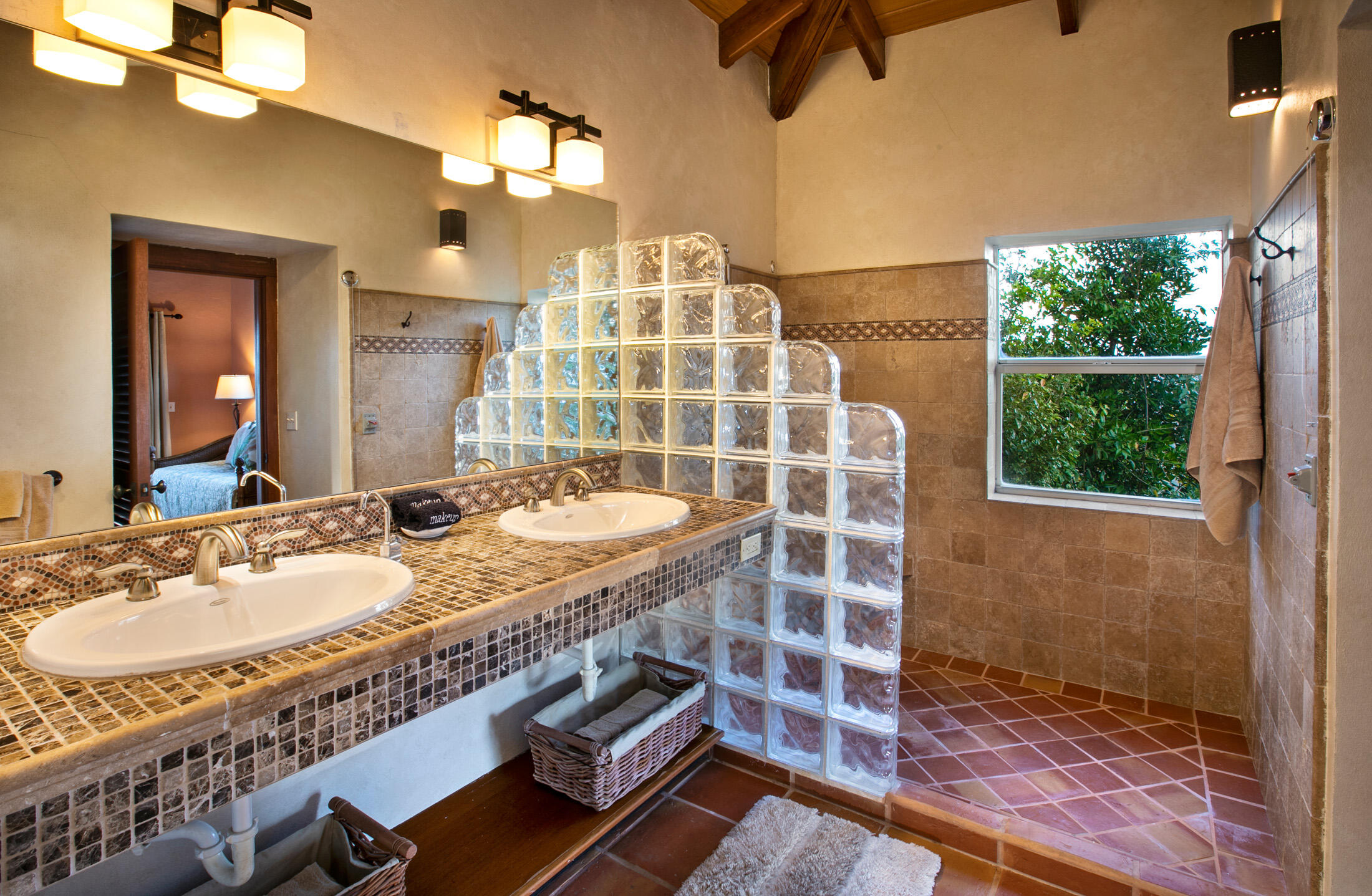 10-30C-4 Carolina, St John