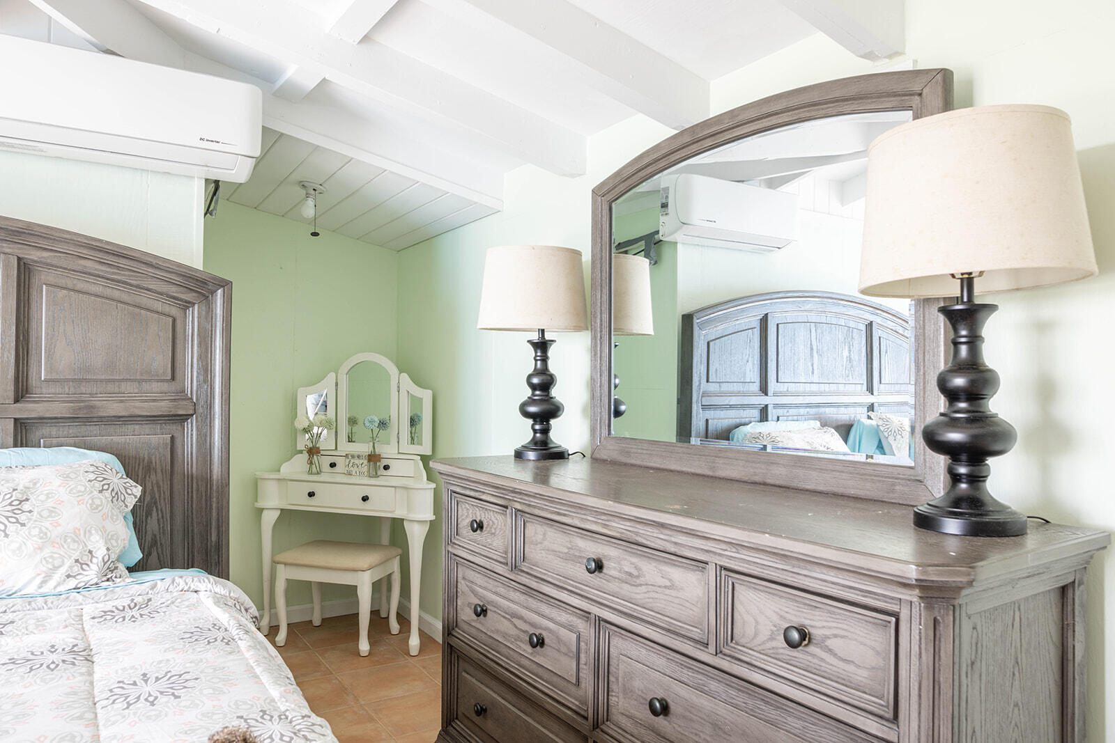 8A REM Enighed, St John