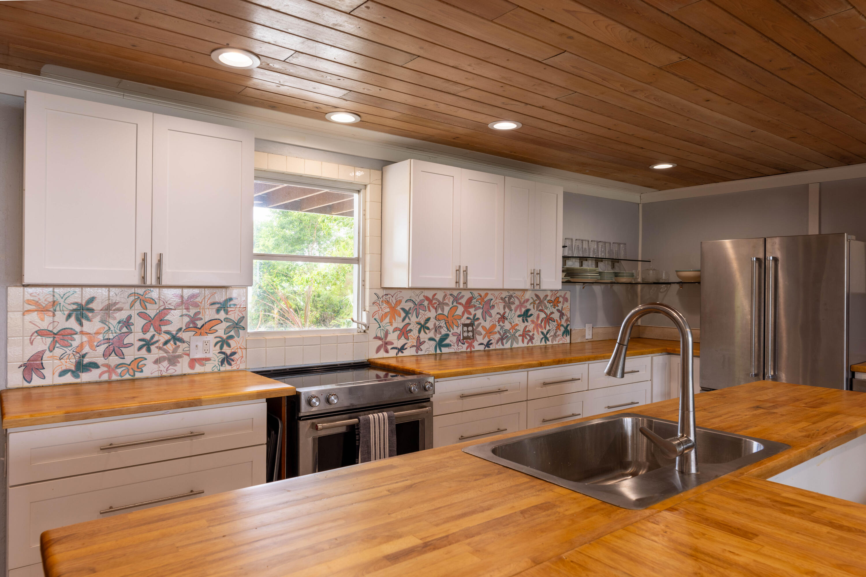 6-3-92 Carolina, St John