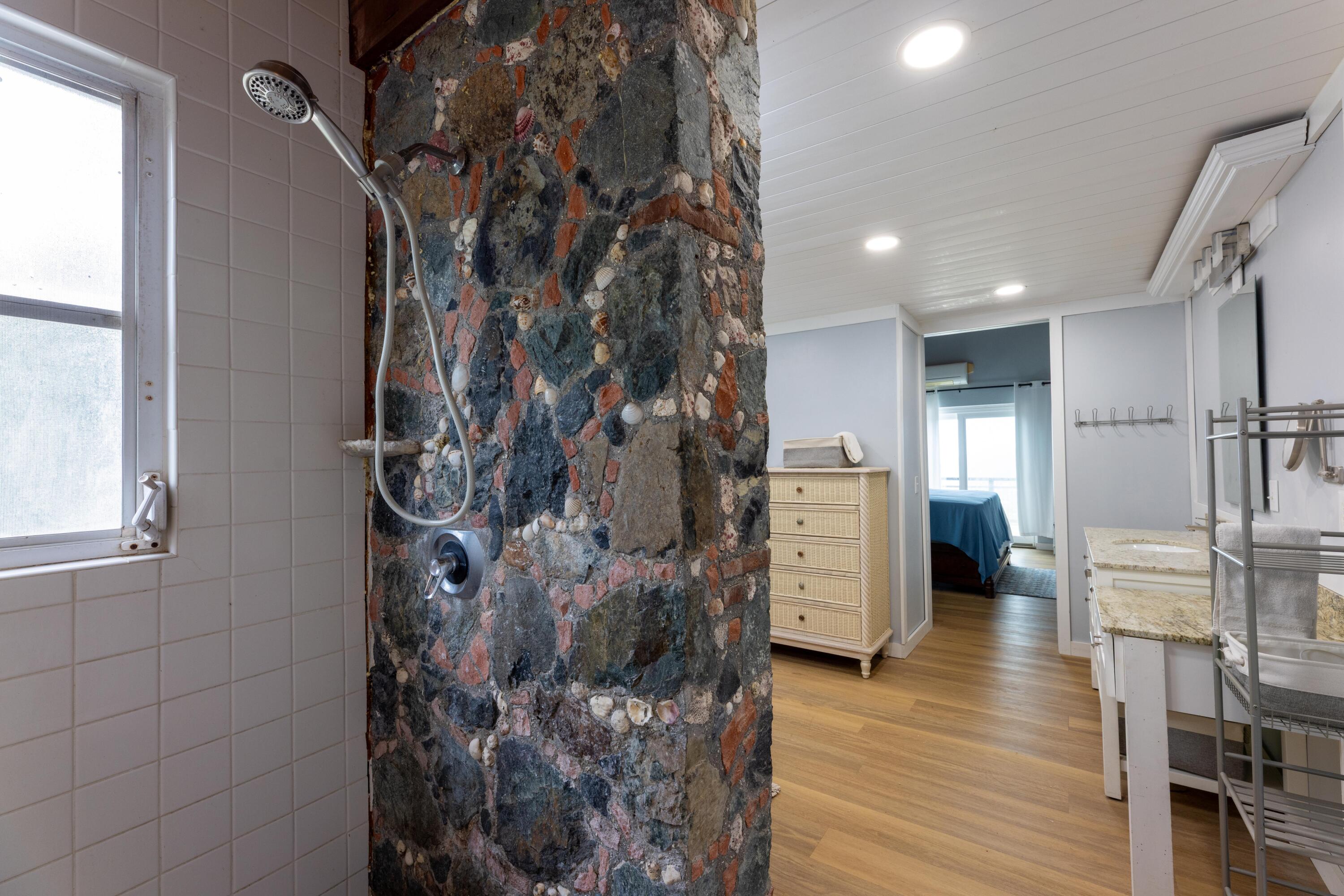 6-3-92 Carolina, St John