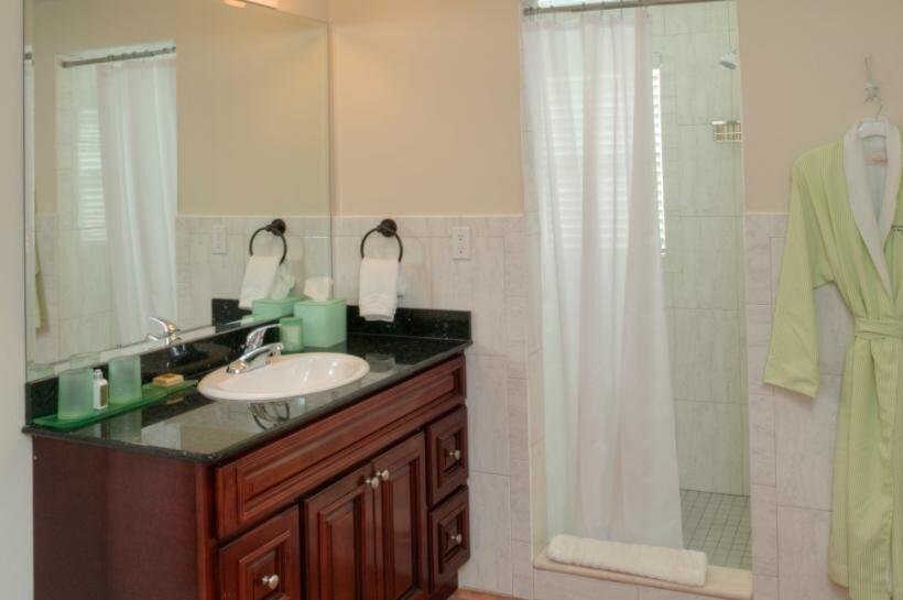 86-3 Cruz Bay Town, St John
