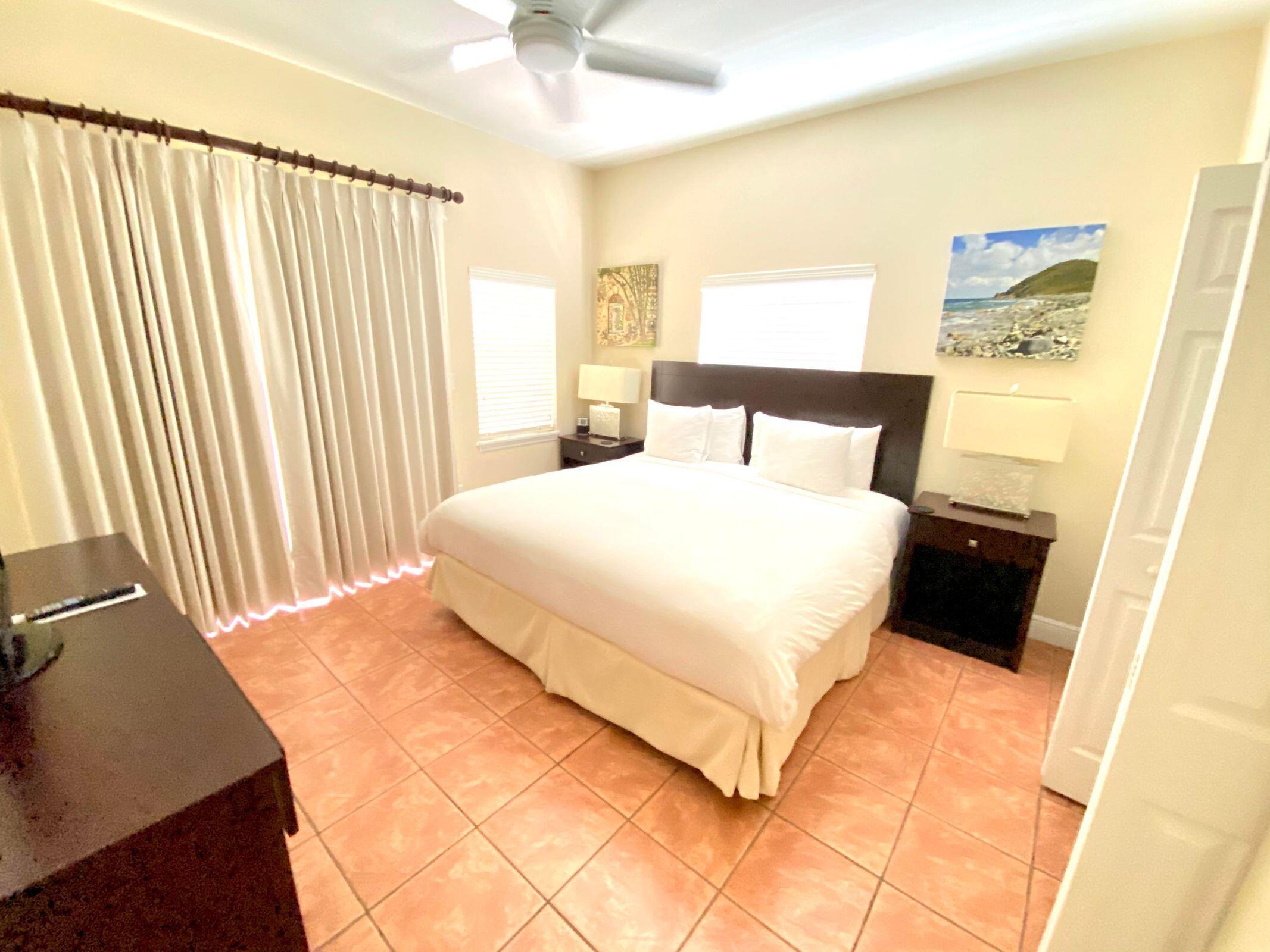 86-3 Cruz Bay Town, St John