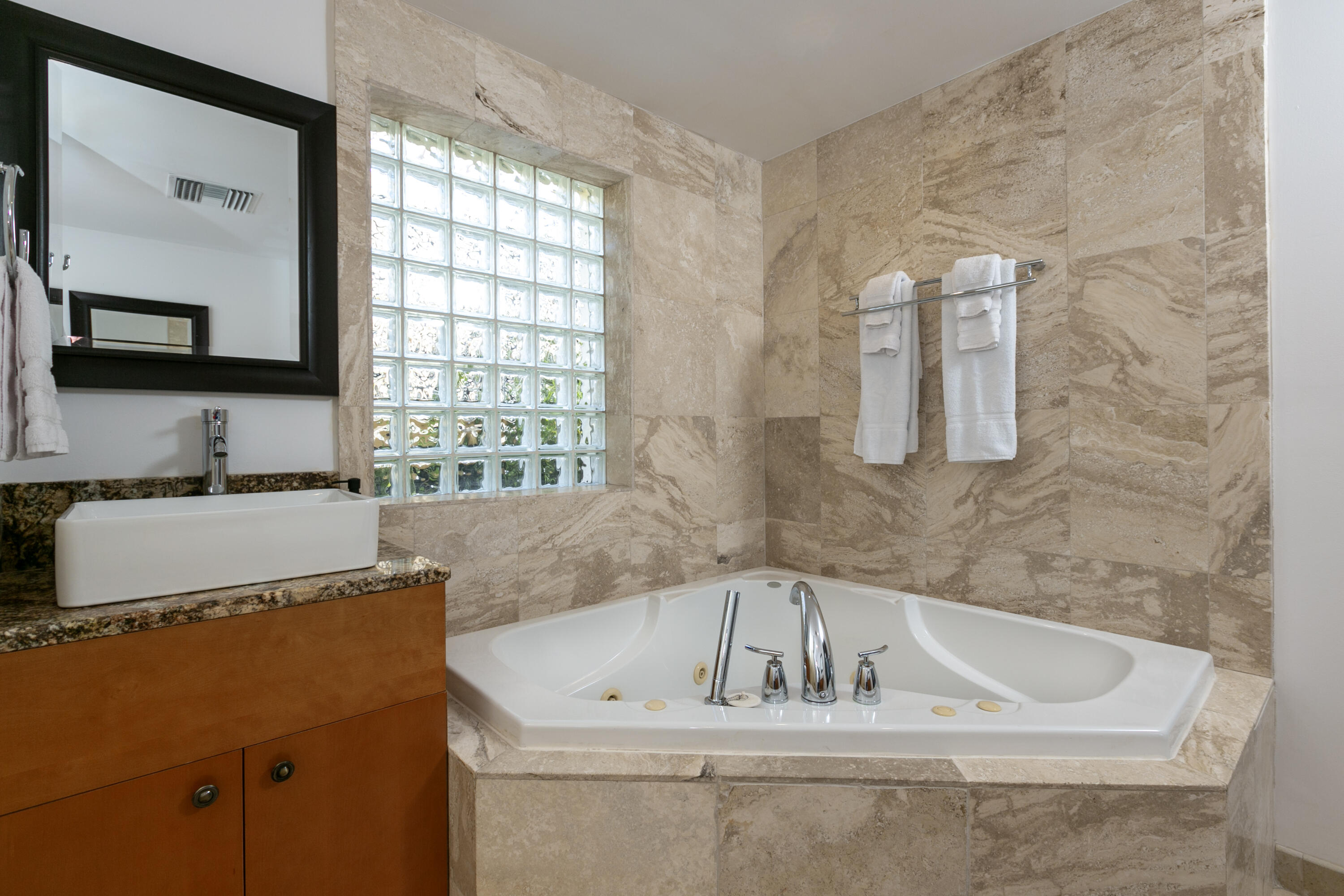 11 Enighed, 5B, St John Unit: 5B