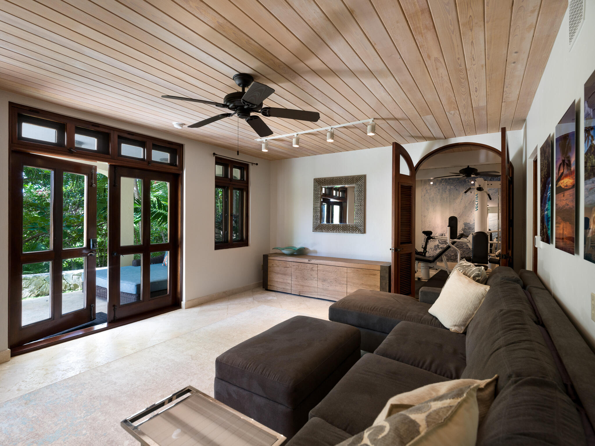 140 Chocolate Hole, St John